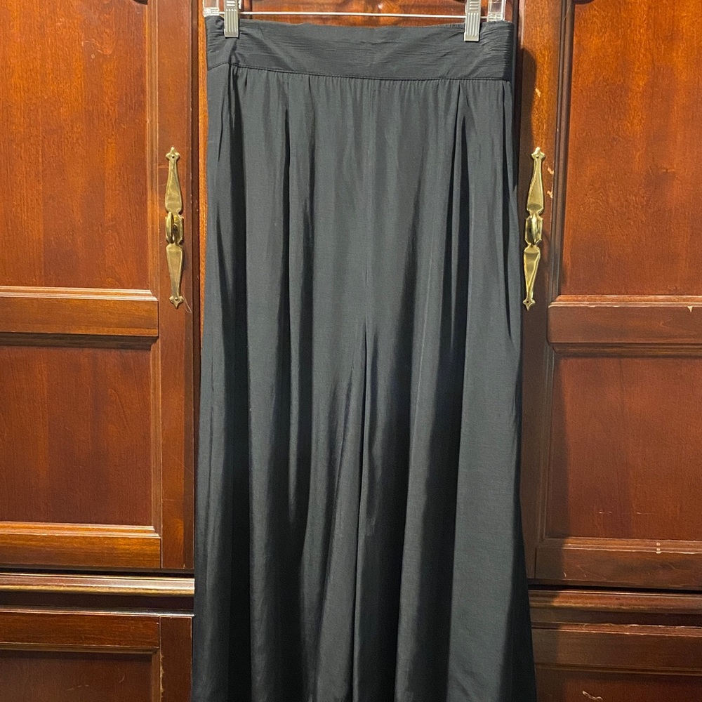 Fitting Image black pair of Culottes size 26W black shinny material